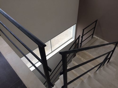 Restauración escalera de Mármol y pintura paredes