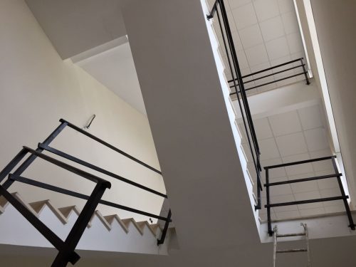 Restauración escalera de Mármol y pintura paredes